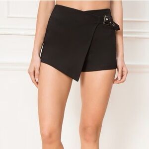 Superdown Christina Buckle Wrap Black Skort Women’s Size Small Party Baddie